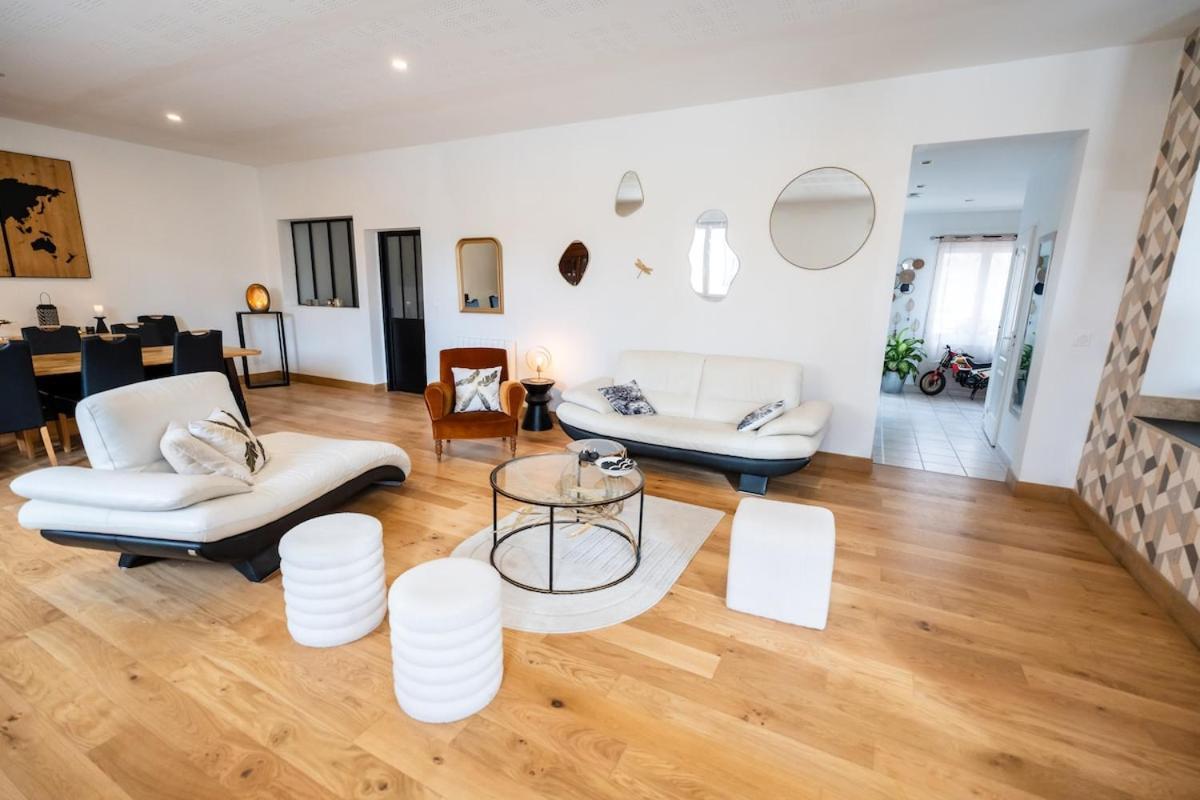 Le Retro Champlay Villa Екстериор снимка