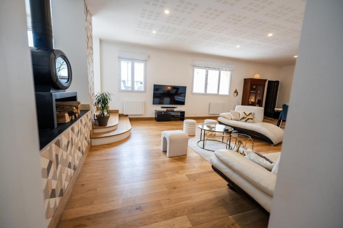 Le Retro Champlay Villa Екстериор снимка