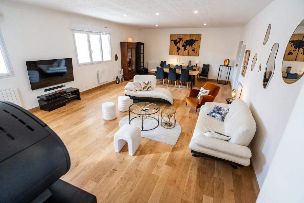 Le Retro Champlay Villa Екстериор снимка