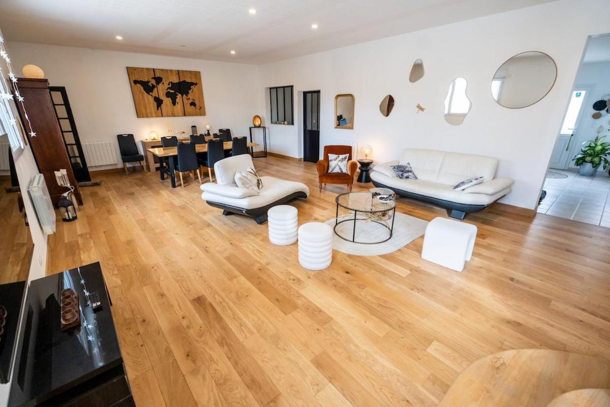 Le Retro Champlay Villa Екстериор снимка